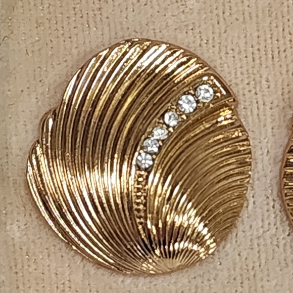 CHRISTIAN DIOR DRESSY EARRINGS VINTAGE PIERCED GOLD WITH SMALL RHINESTONES - Picture 2 of 5